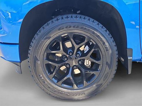 Certified 2025 Chevrolet Silverado 1500 Custom RWD image 30