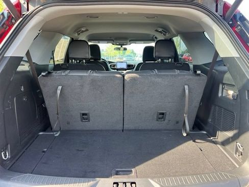 Used 2024 Ford Explorer XLT w/ Equipment Group 202A AWD/4WD image 14