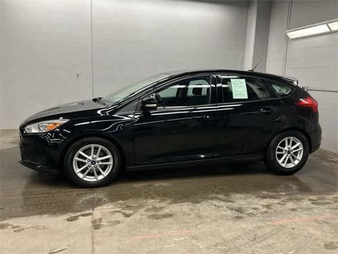 Used 2016 Ford Focus SE w/ SE Cold Weather Package image 2