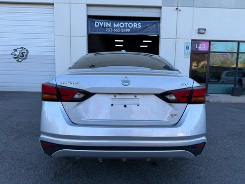 Used 2021 Nissan Altima 2.5 SV FWD image 12