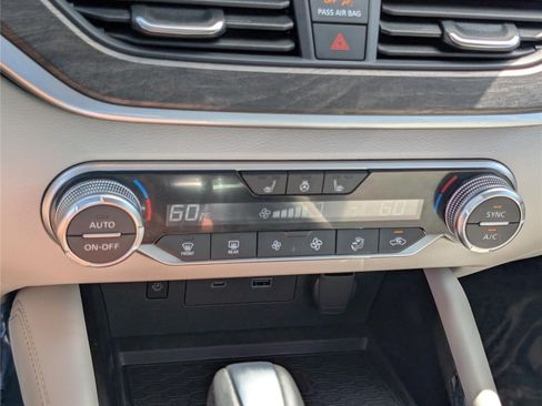 Used 2025 Nissan Altima 2.5 SL AWD/4WD image 27