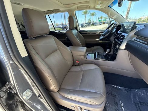 Used 2023 Lexus GX 460 Luxury w/ Sport Design Package image 16