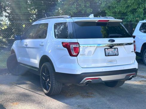 Used 2017 Ford Explorer XLT AWD/4WD image 2