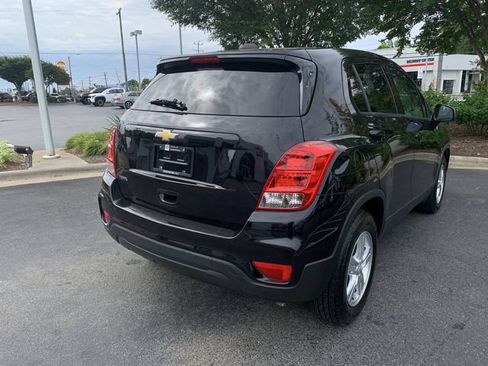 Used 2020 Chevrolet Trax LS w/ Tint and Cruise Package FWD image 8