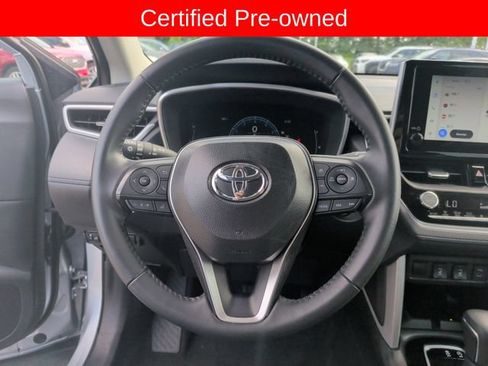 Certified 2025 Toyota Corolla Cross XLE FWD image 15