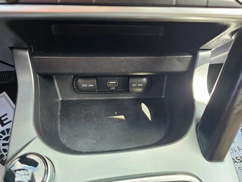 Used 2021 Kia Seltos S FWD image 22