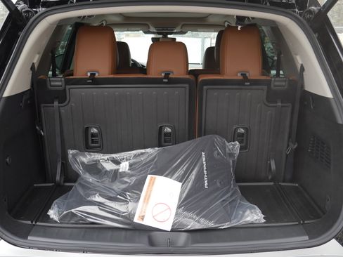 Certified 2025 Nissan Pathfinder Platinum w/ Cargo Package AWD/4WD image 25