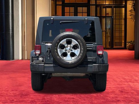 Used 2017 Jeep Wrangler Unlimited Sahara w/ Connectivity Group AWD/4WD image 8