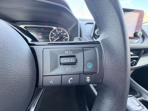 Used 2023 Nissan Rogue SV image 10