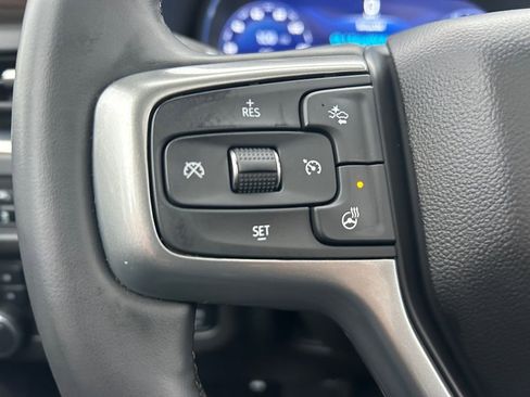 Used 2024 Chevrolet Suburban Z71 image 17