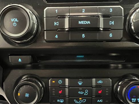 Used 2016 Ford F150 XLT w/ Equipment Group 302A Luxury image 22