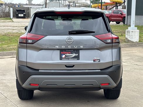 Used 2023 Nissan Rogue SV image 10