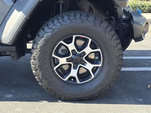 Used 2023 Jeep Wrangler Unlimited Rubicon 4xe image 38