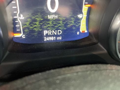 Used 2020 Jeep Wrangler Unlimited Sahara AWD/4WD image 2