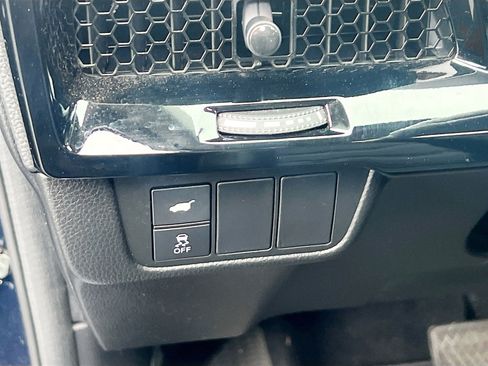 Used 2023 Honda CR-V EX-L image 10