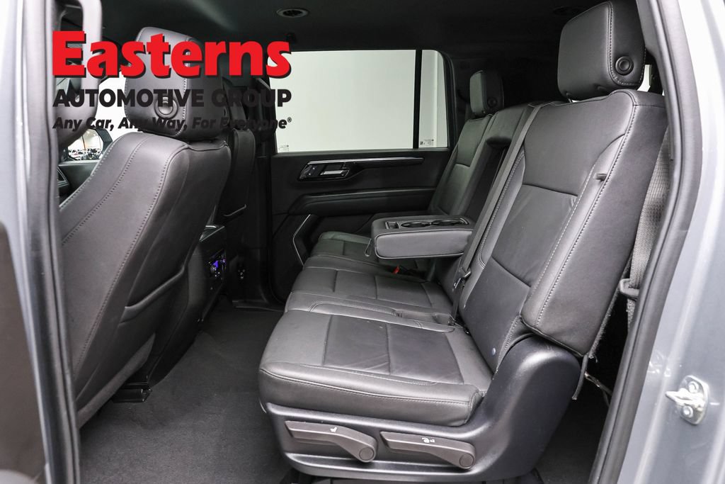 Used 2025 Chevrolet Suburban Z71 AWD/4WD image 24