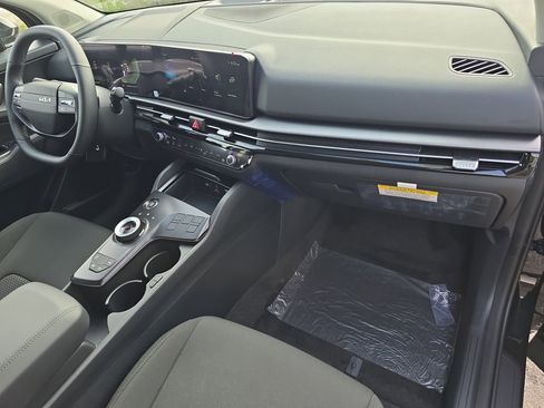 New 2026 Kia Sportage LX FWD image 11
