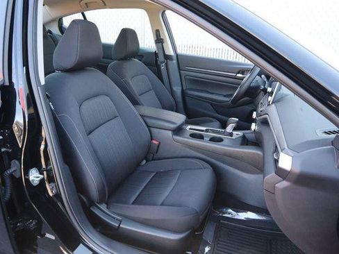 Used 2025 Nissan Altima 2.5 SV image 25