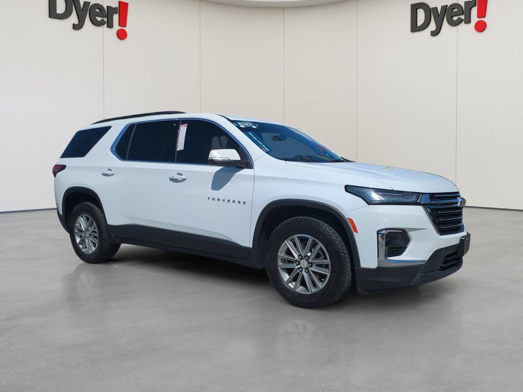 Used 2023 Chevrolet Traverse LT FWD image 1