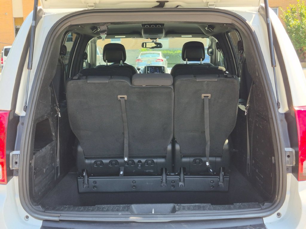 Used 2018 Dodge Grand Caravan SE FWD image 6