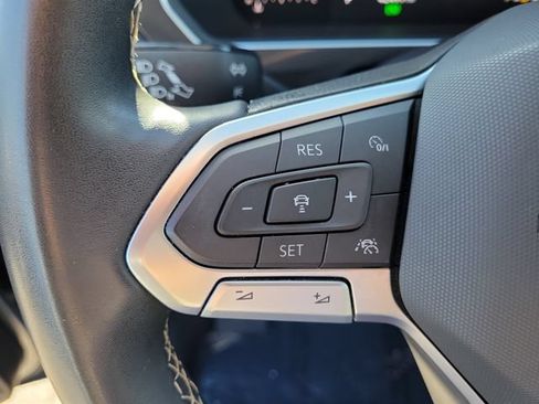 Used 2023 Volkswagen Tiguan SE w/ Panoramic Sunroof Package FWD image 19