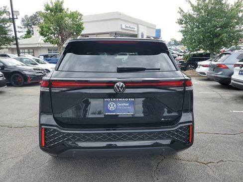 Used 2025 Volkswagen Tiguan SE R-Line AWD/4WD image 5