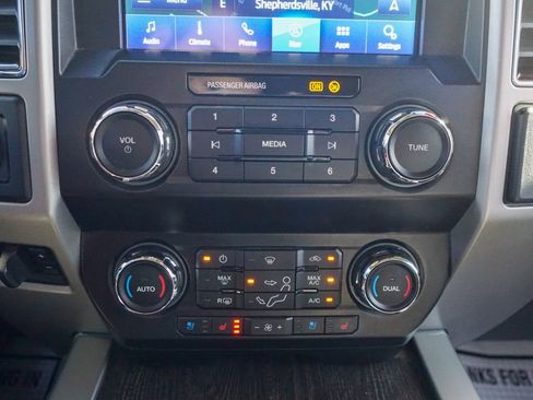 Used 2020 Ford F250 Lariat w/ Chrome Package image 29