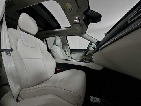 Used 2023 Volvo XC90 B5 Plus AWD/4WD image 28