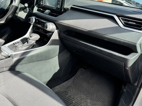 Used 2021 Toyota RAV4 XLE image 5