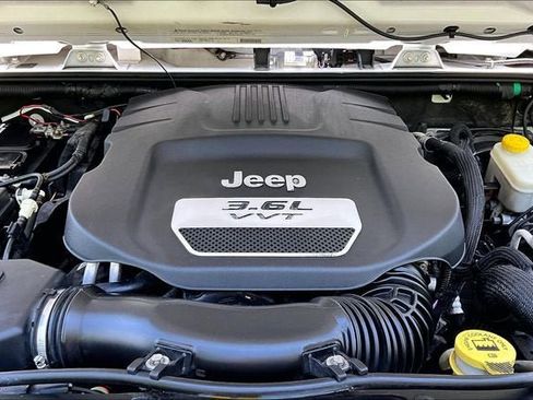 Used 2012 Jeep Wrangler Sport AWD/4WD image 9