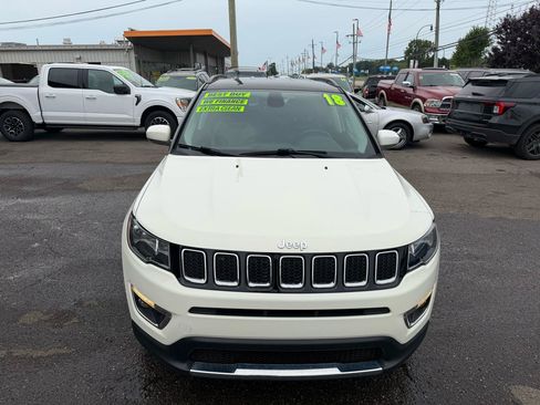 Used 2018 Jeep Compass Limited AWD/4WD image 2