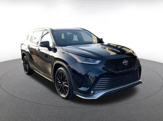 Used 2025 Toyota Highlander XSE video 1