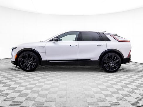 Used 2024 Cadillac Lyriq Sport image 2
