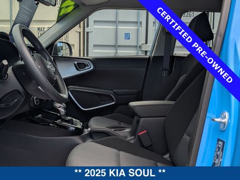 Used 2025 Kia Soul S FWD image 21