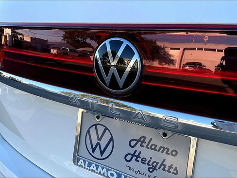 Certified 2024 Volkswagen Atlas SE image 64