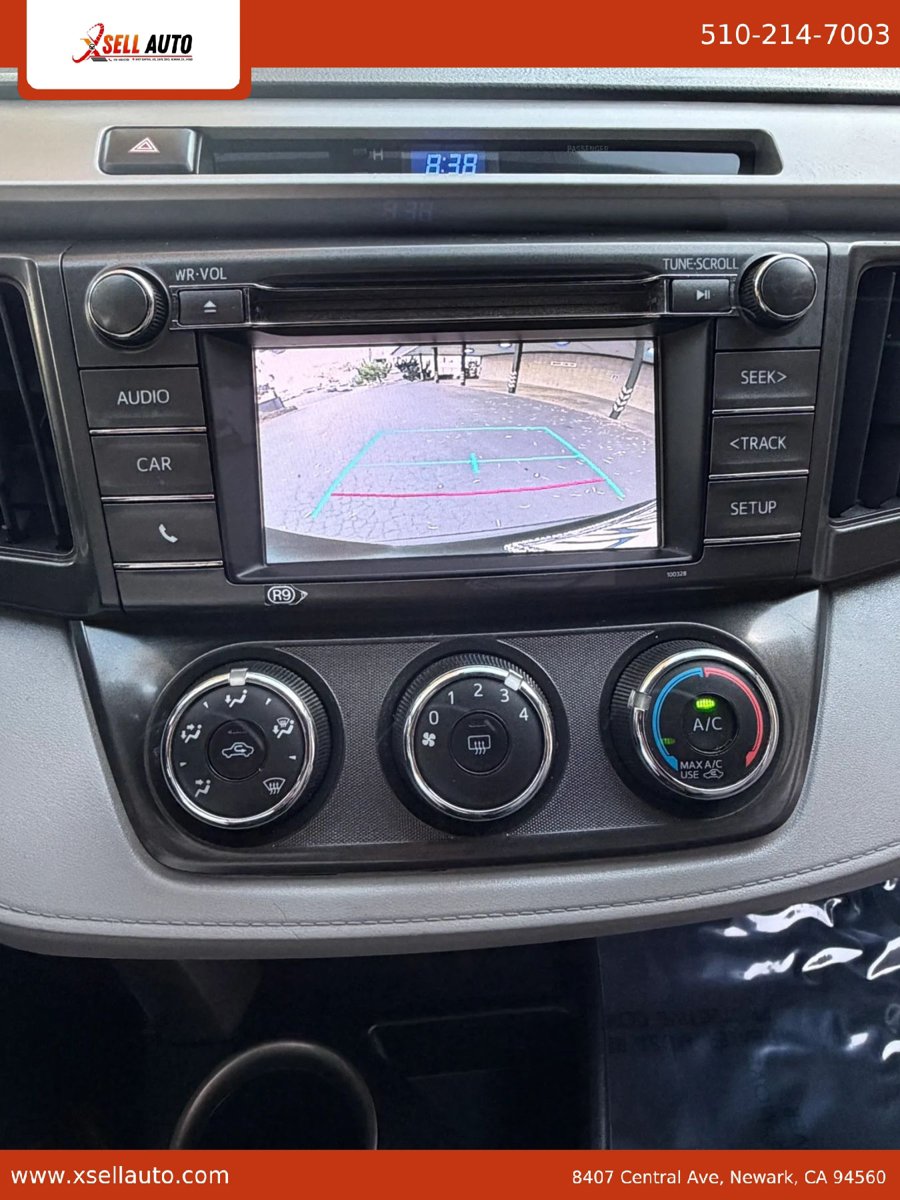Used 2015 Toyota RAV4 LE FWD image 12