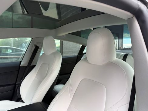 Used 2022 Tesla Model 3 Long Range AWD/4WD image 27