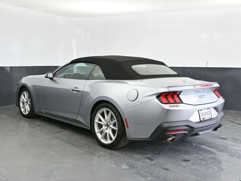 Used 2025 Ford Mustang GT Premium RWD image 8