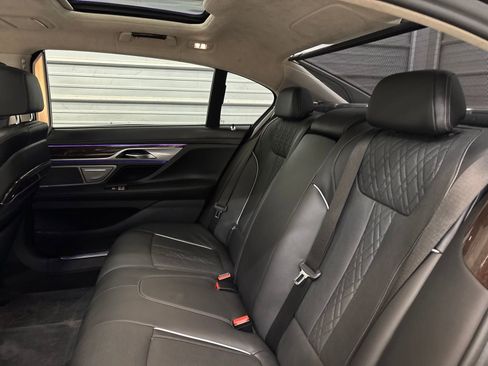 Used 2018 BMW 750i xDrive AWD/4WD image 24