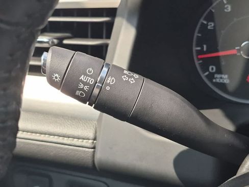 Used 2019 GMC Acadia SLE FWD image 27