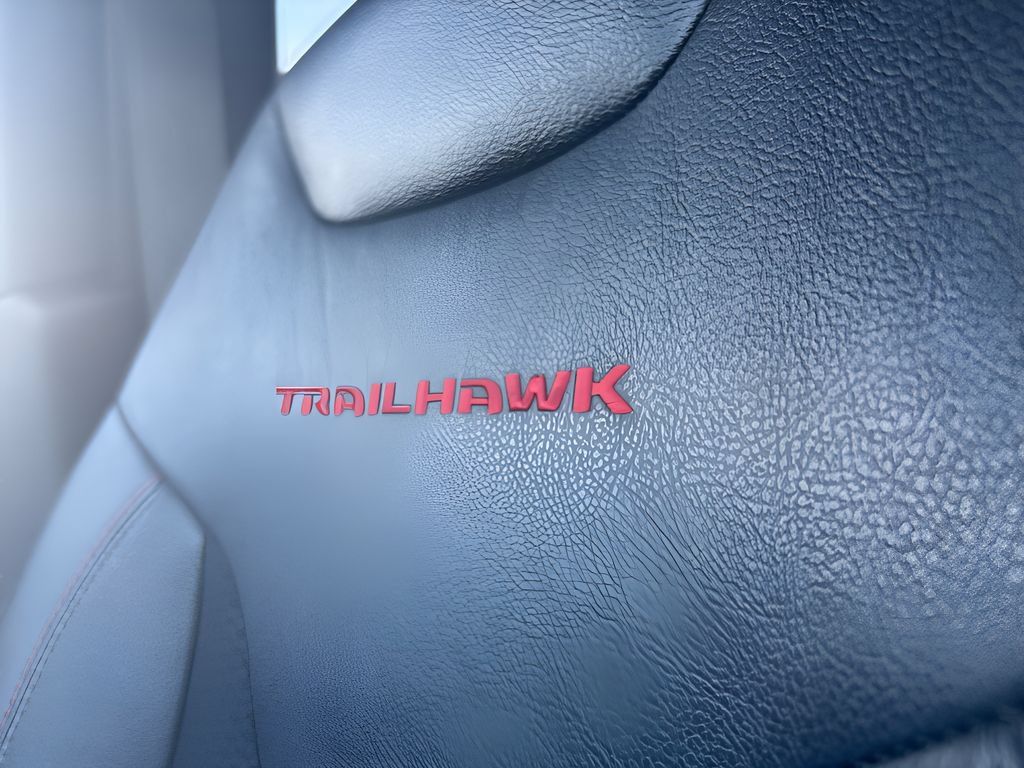 Used 2024 Jeep Compass Trailhawk AWD/4WD image 17