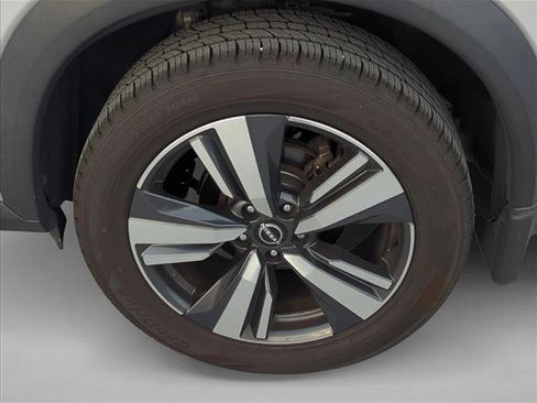 Used 2023 Nissan Rogue SL w/ SL Premium Package FWD image 7