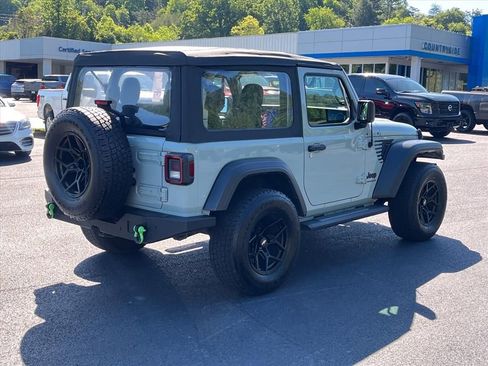 Used 2023 Jeep Wrangler Sport AWD/4WD image 5