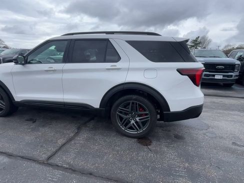 Used 2025 Ford Explorer ST AWD/4WD image 16