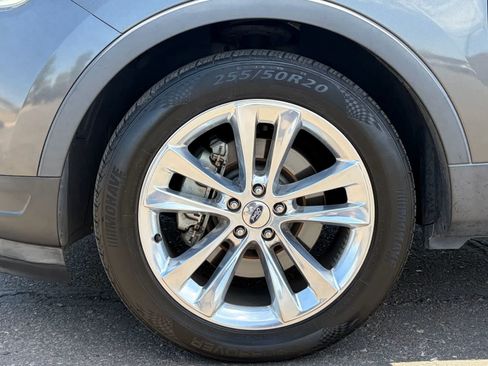 Used 2018 Ford Explorer XLT w/ Equipment Group 202A FWD image 6