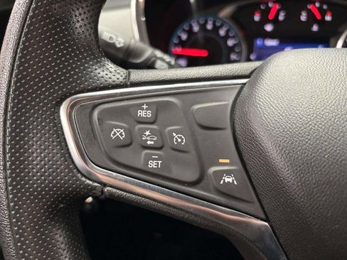 Used 2020 Chevrolet Equinox LT image 32