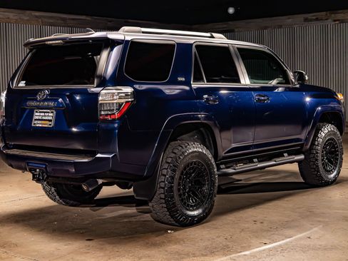 Used 2024 Toyota 4Runner SR5 Premium AWD/4WD image 10