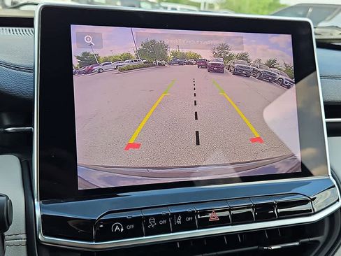 Used 2022 Jeep Compass Limited image 29