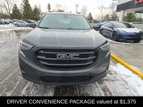 Used 2020 GMC Terrain SLE w/ Driver Convenience Package image 2