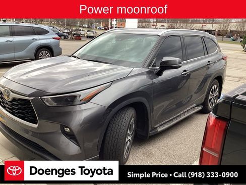 Used 2022 Toyota Highlander XLE image 4